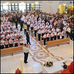 31 mai 2009: Iai: Administrarea Mirului n Parohia "Adormirea Maicii Domnului" (FOCUS)