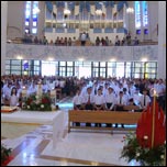 31 mai 2009: Iai: Administrarea Mirului n Parohia "Adormirea Maicii Domnului"